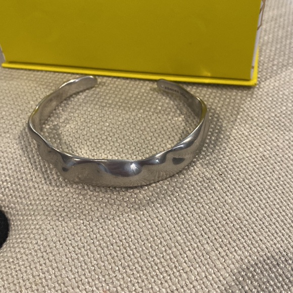 Kendra Scott Earrings AND Bracelet Set - Picture 4 of 6